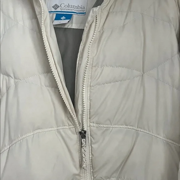 Columbia Women's Cream Puffer Jacket - Picture 4 of 7